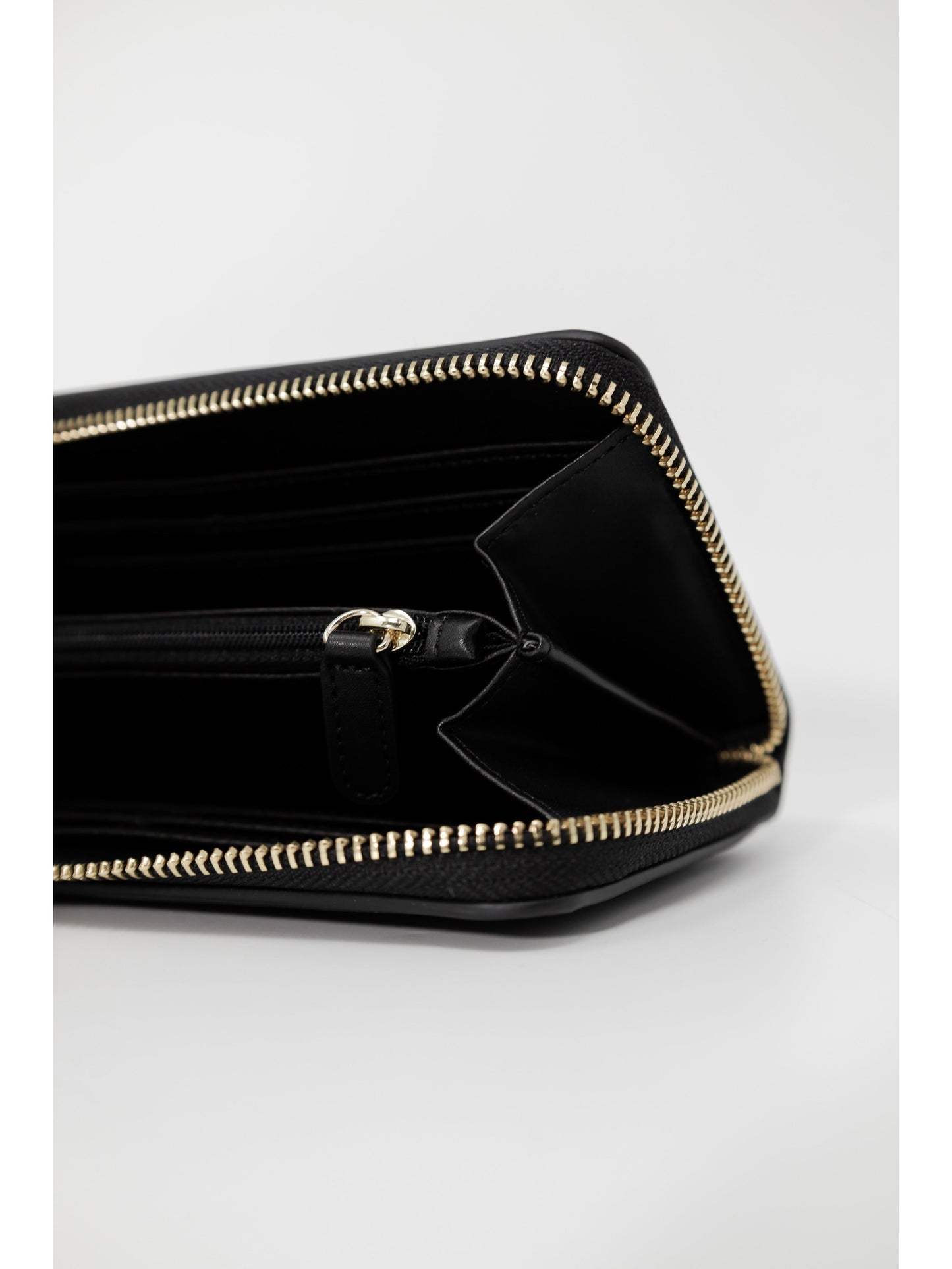 LOVE MOSCHINO · Портфейл · JC5600PP1I | DontMiss.bg