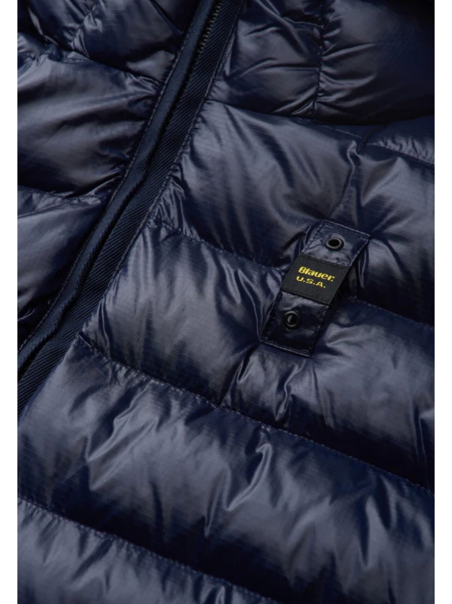 Пухено яке · Син
