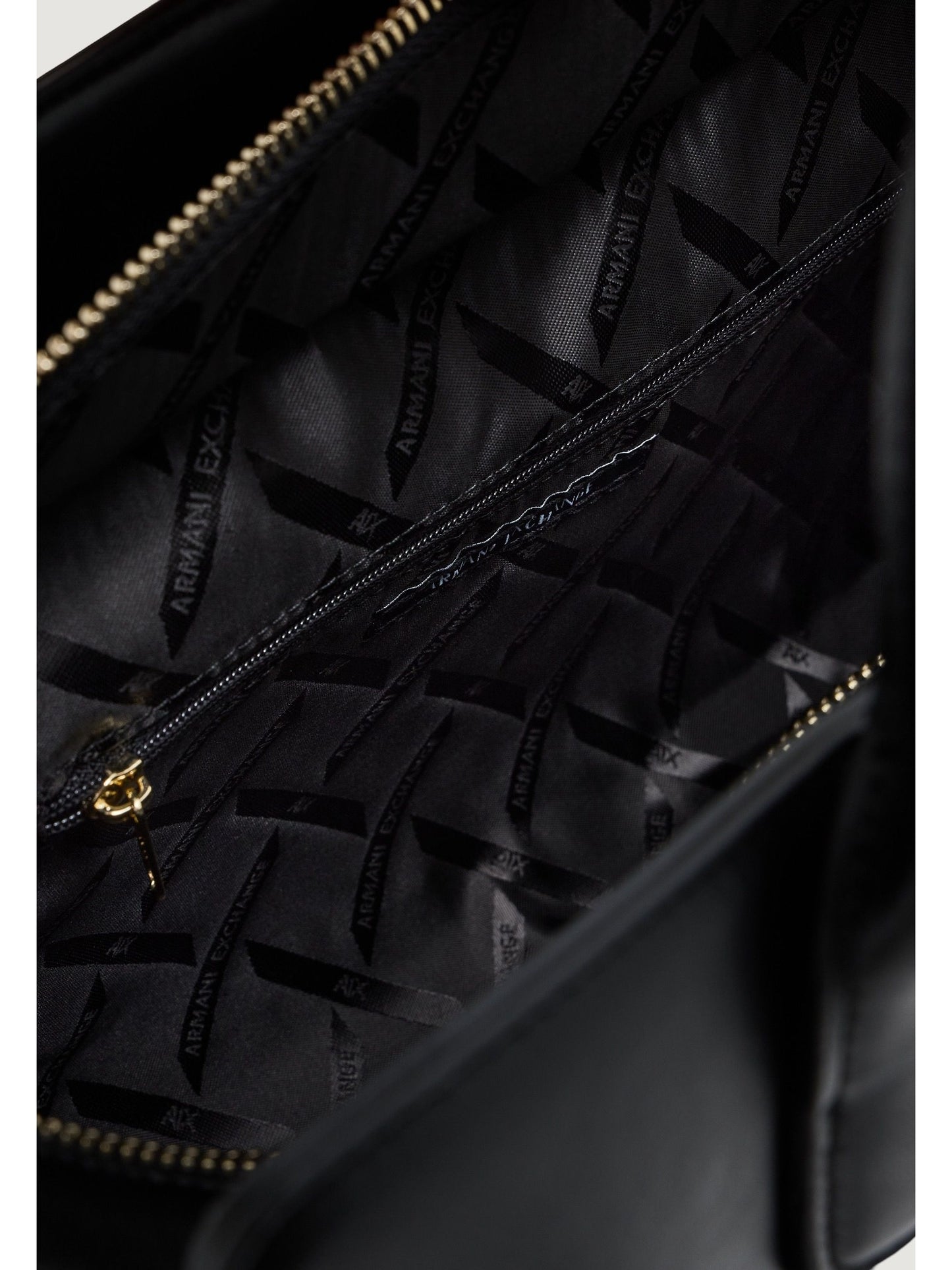 Armani Exchange · Дамска чанта · Черен | DontMiss.bg