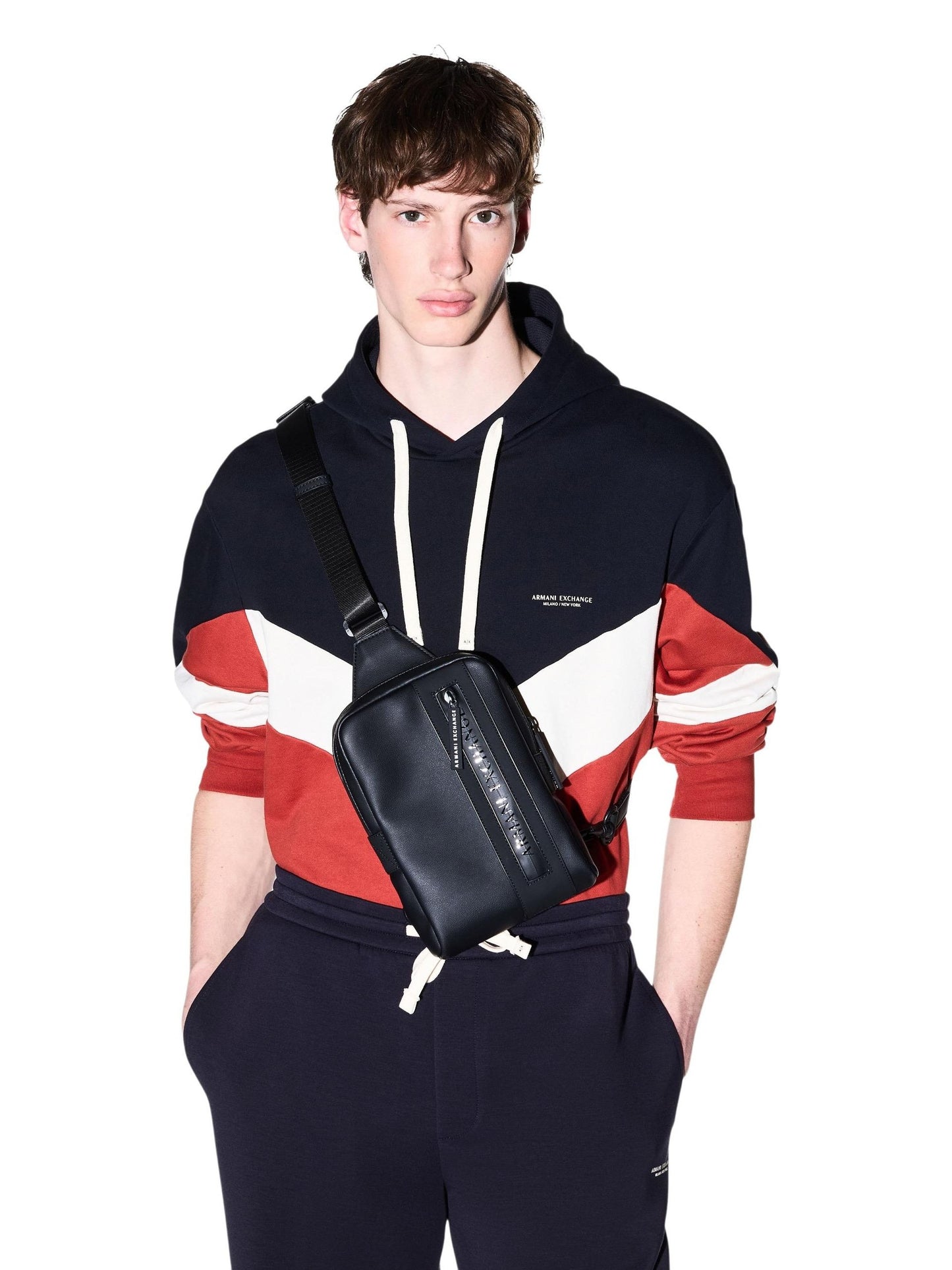 Armani Exchange · Чанта · Черен | DontMiss.bg