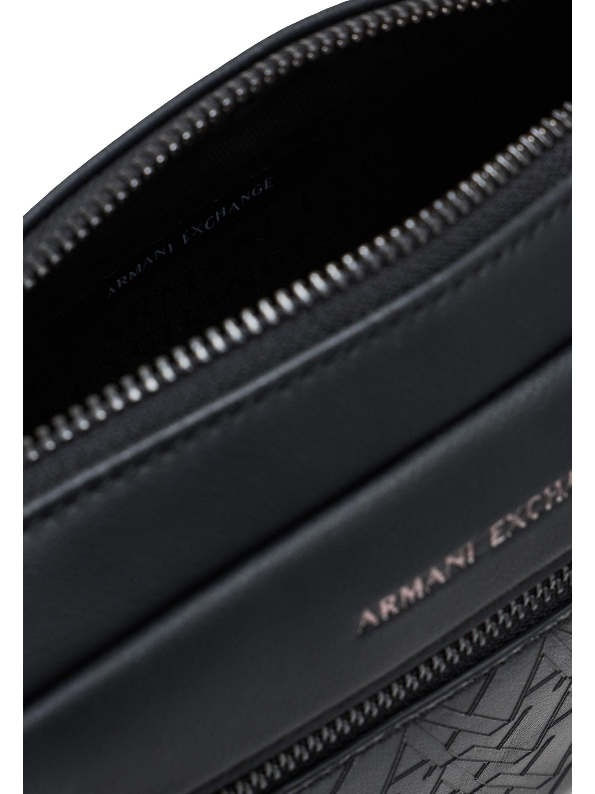 Armani Exchange · Чанта · Черен | DontMiss.bg