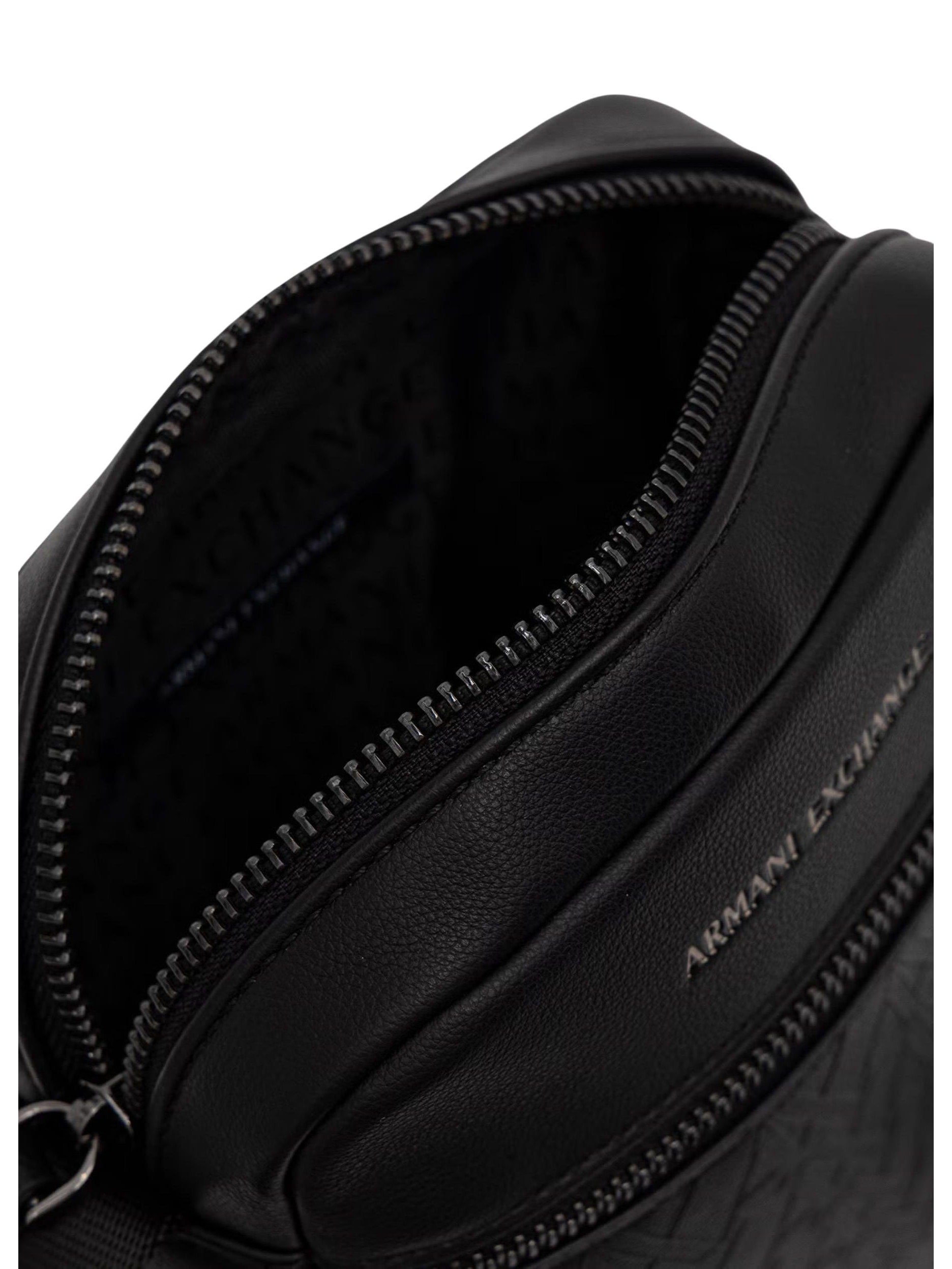 Armani Exchange · Чанта · Черен | DontMiss.bg