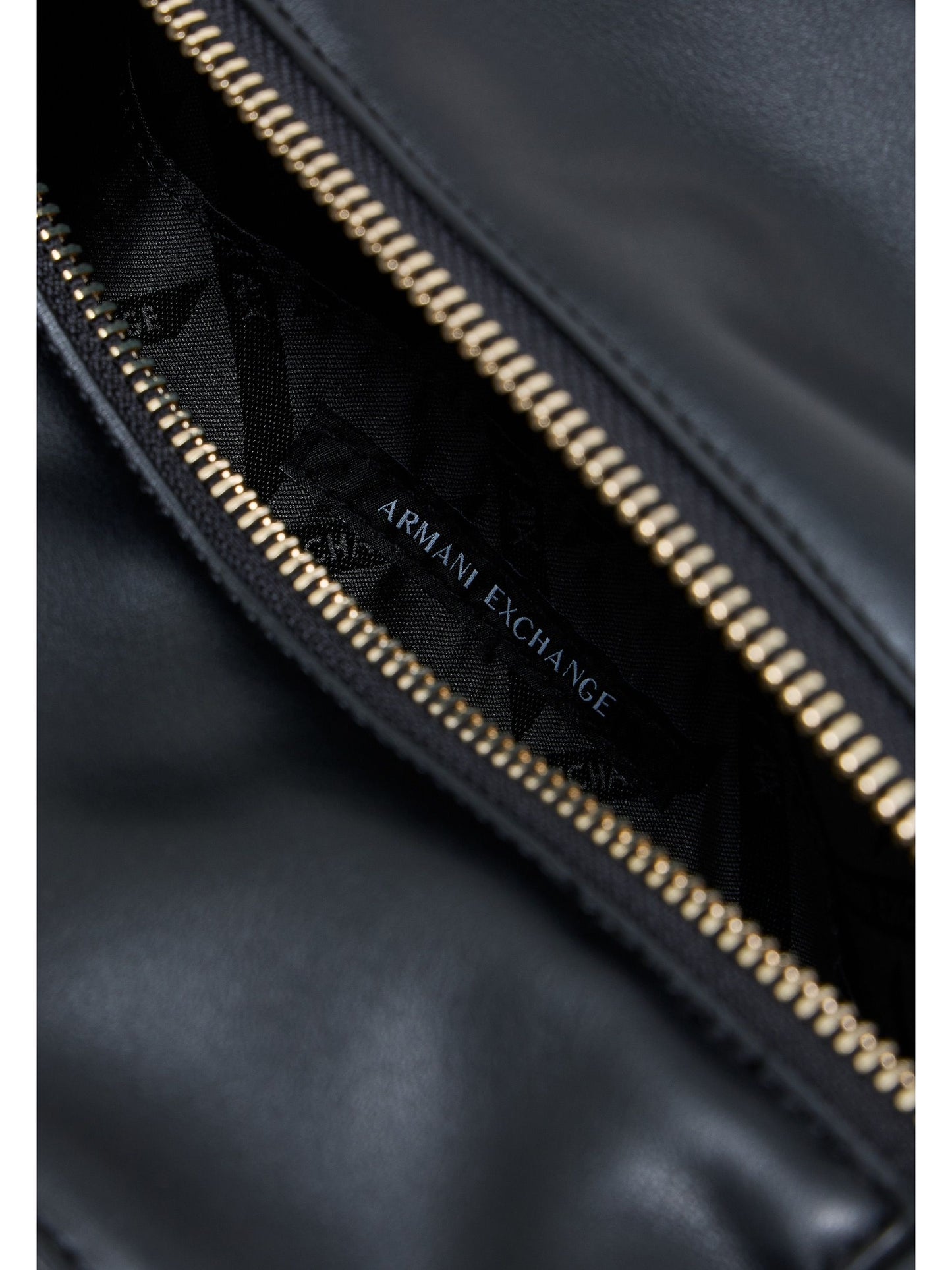 Armani Exchange · Дамска чанта · Черен | DontMiss.bg