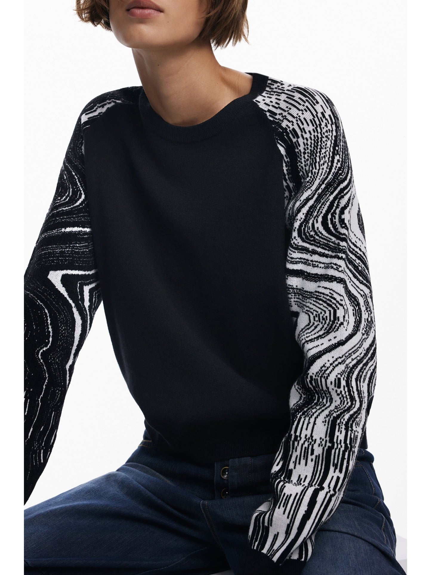 Desigual · Пуловер · 25WWJF28 | DontMiss.bg