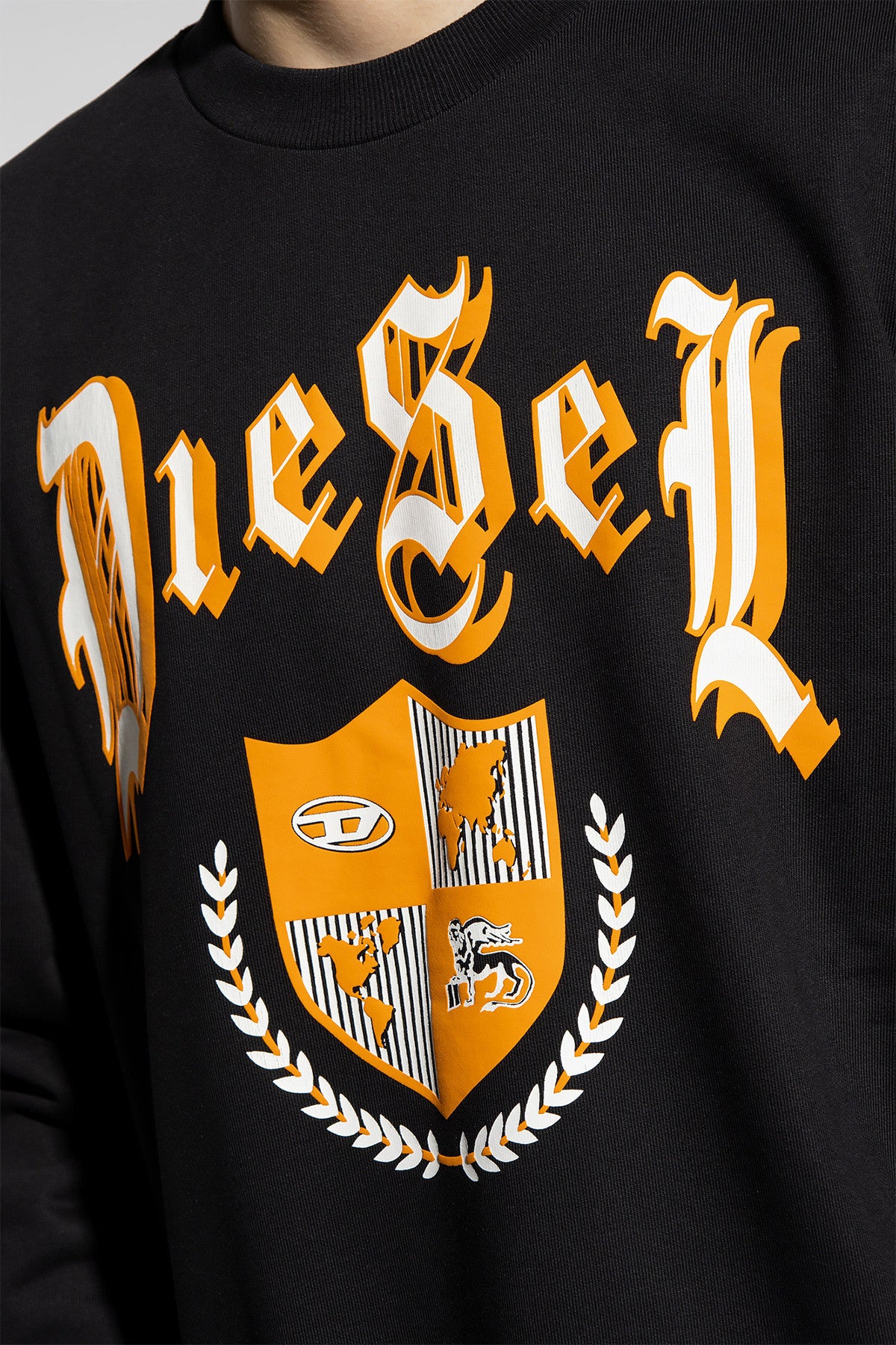 Суитшърт · Черен