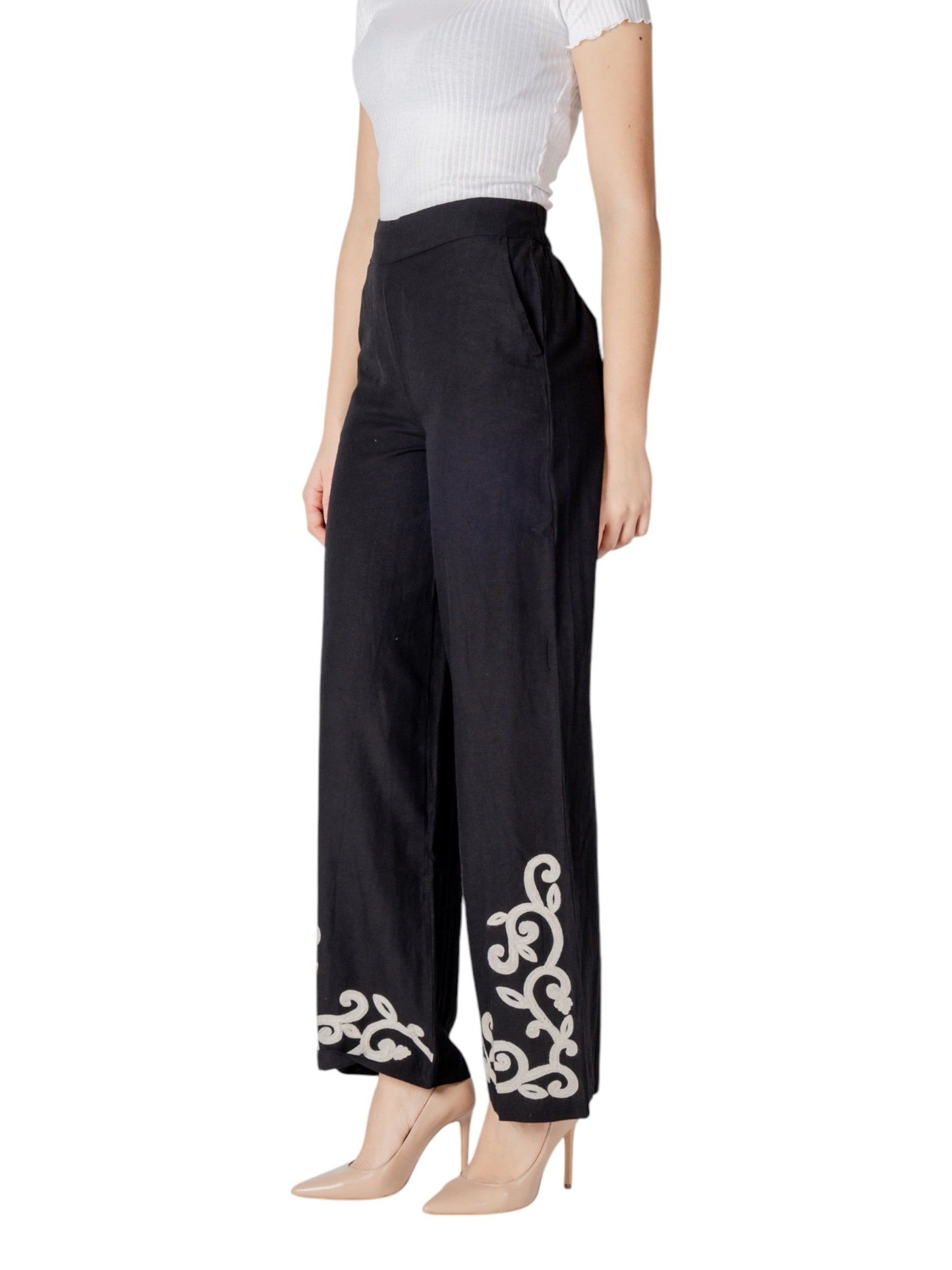 Vila Clothes · Панталони · 14104029 | DontMiss.bg