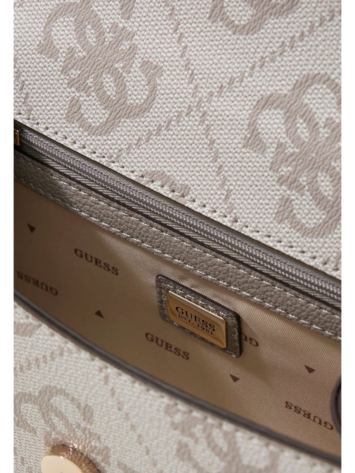 Guess · Дамска чанта · HWOS99 01190 | DontMiss.bg
