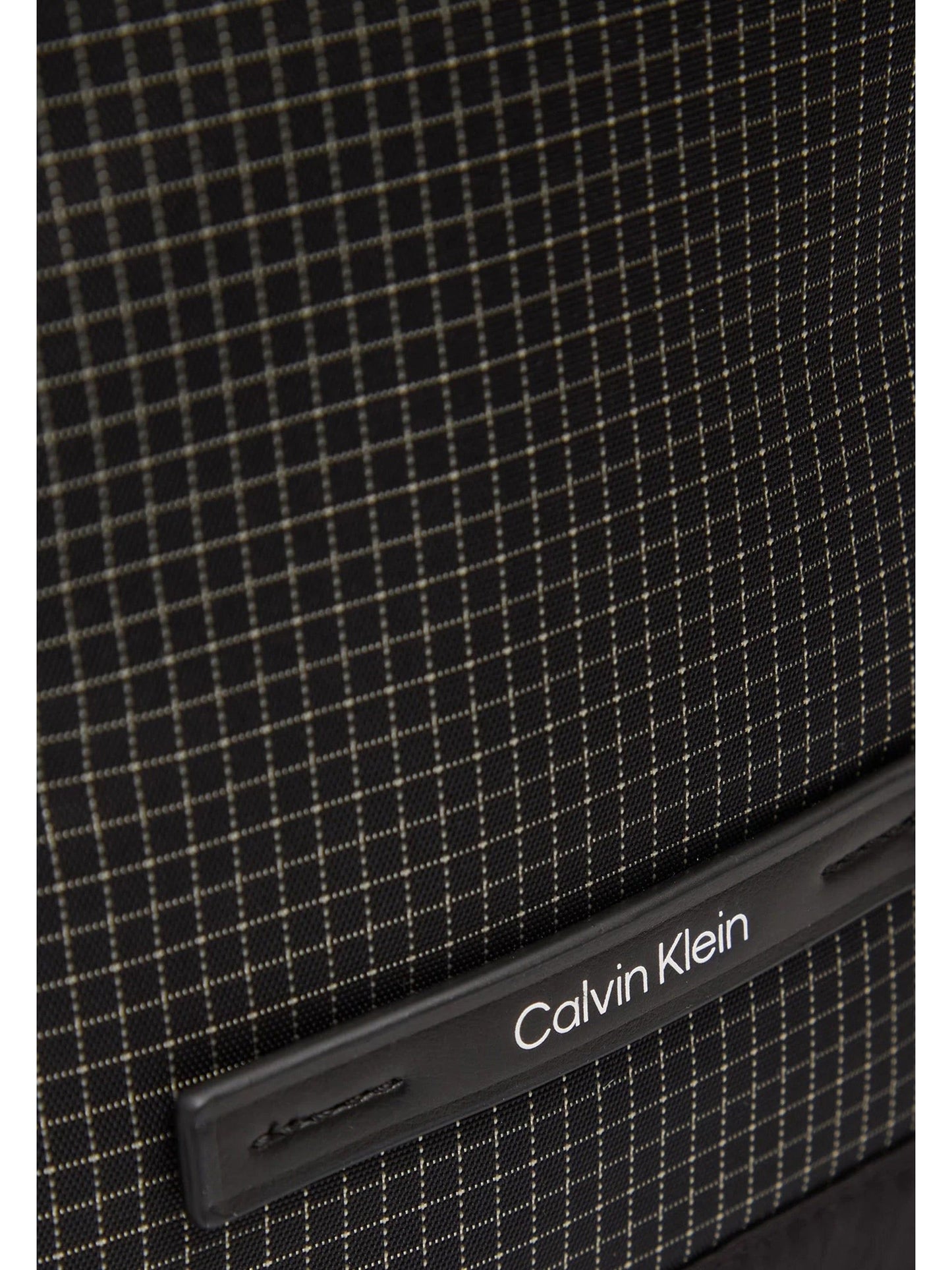 Calvin Klein · Чанта · LV04D3215G | DontMiss.bg
