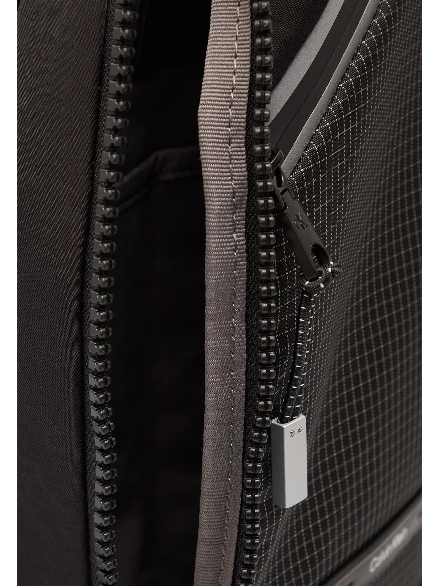 Calvin Klein · Чанта · LV04D3215G | DontMiss.bg
