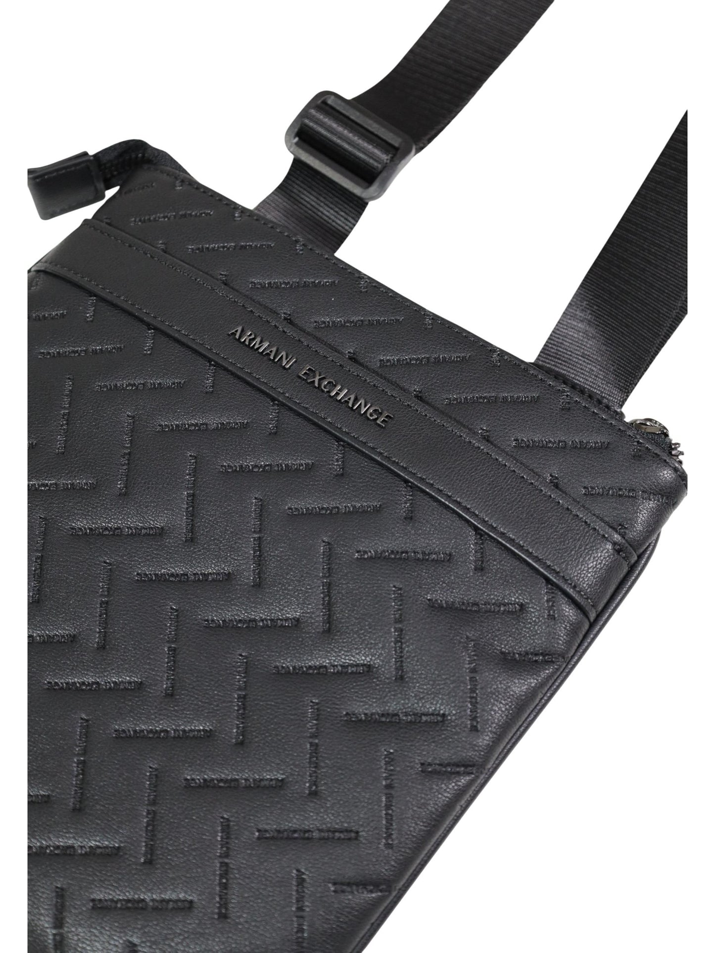 Armani Exchange · Чанта · XM002597 AF22652 | DontMiss.bg
