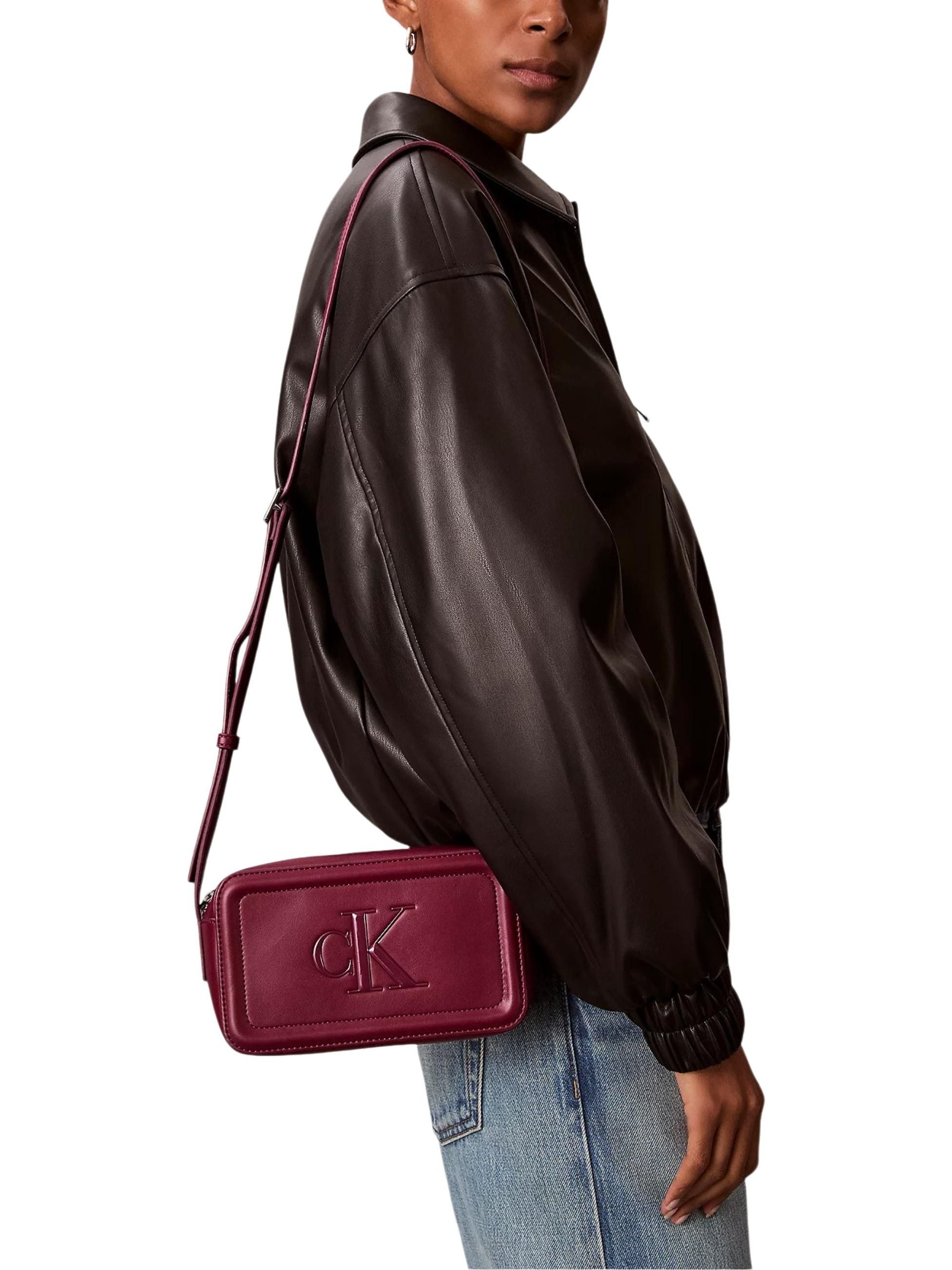 Calvin Klein · Дамска чанта · LV04F3220G | DontMiss.bg