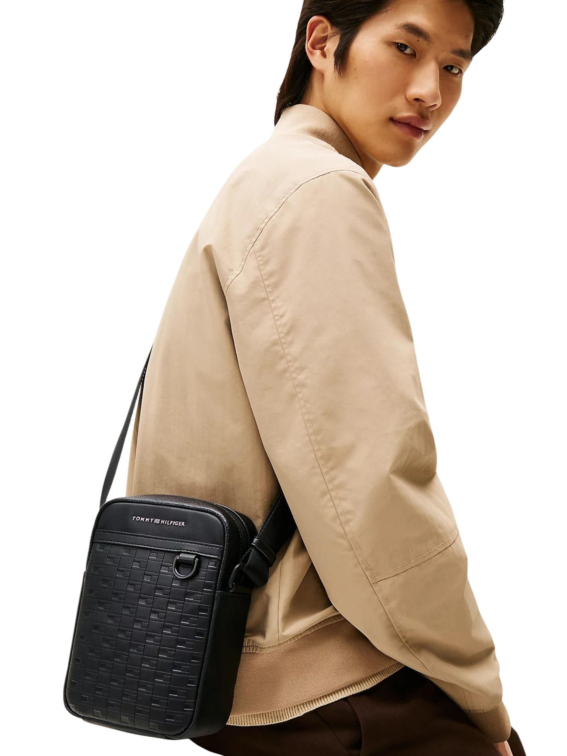 Tommy Hilfiger · Чанта · AM0AM14019 | DontMiss.bg