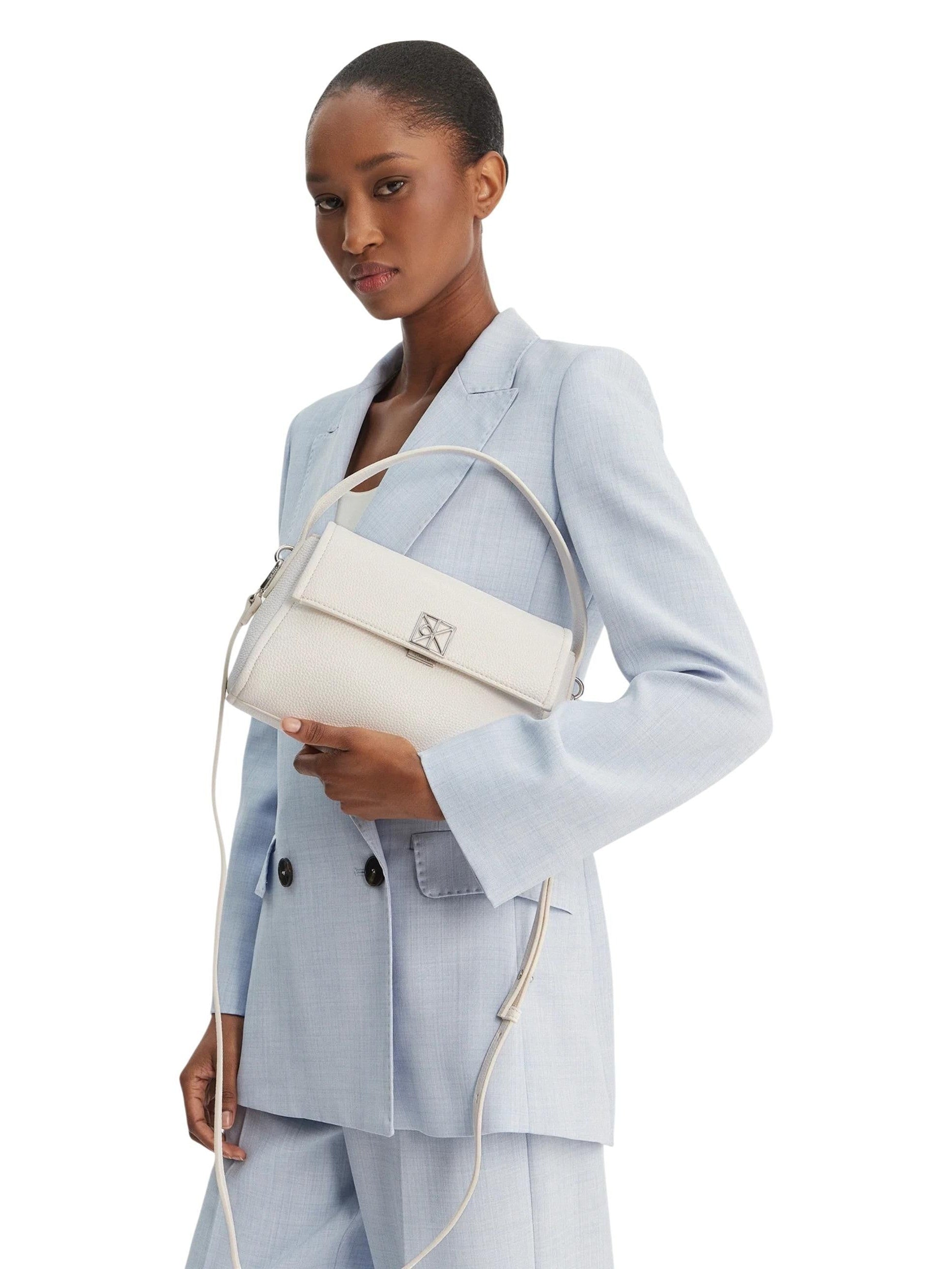 Calvin Klein · Дамска чанта · LV04F3425G | DontMiss.bg