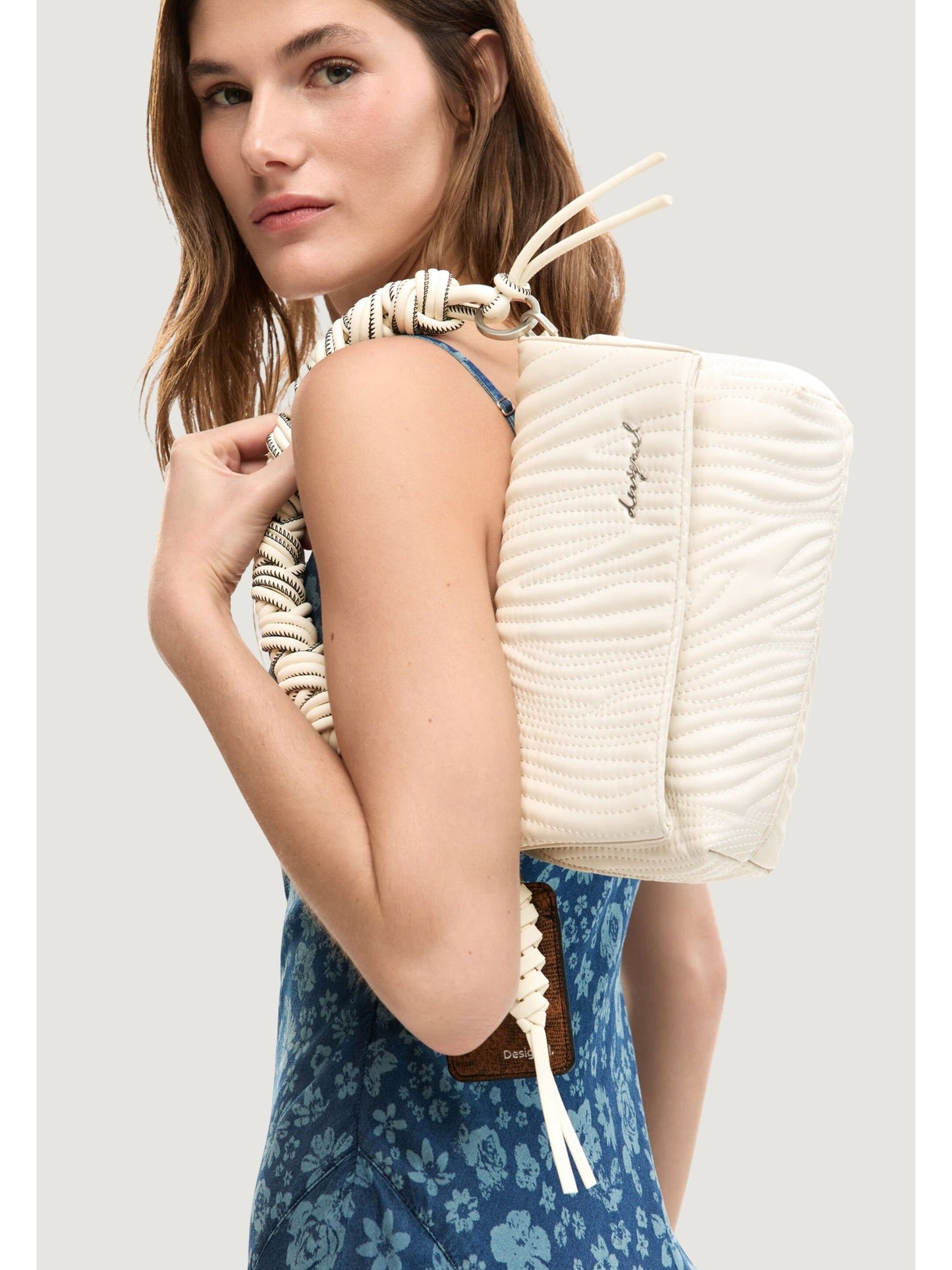 Desigual · Дамска чанта · 26SAXPBB | DontMiss.bg