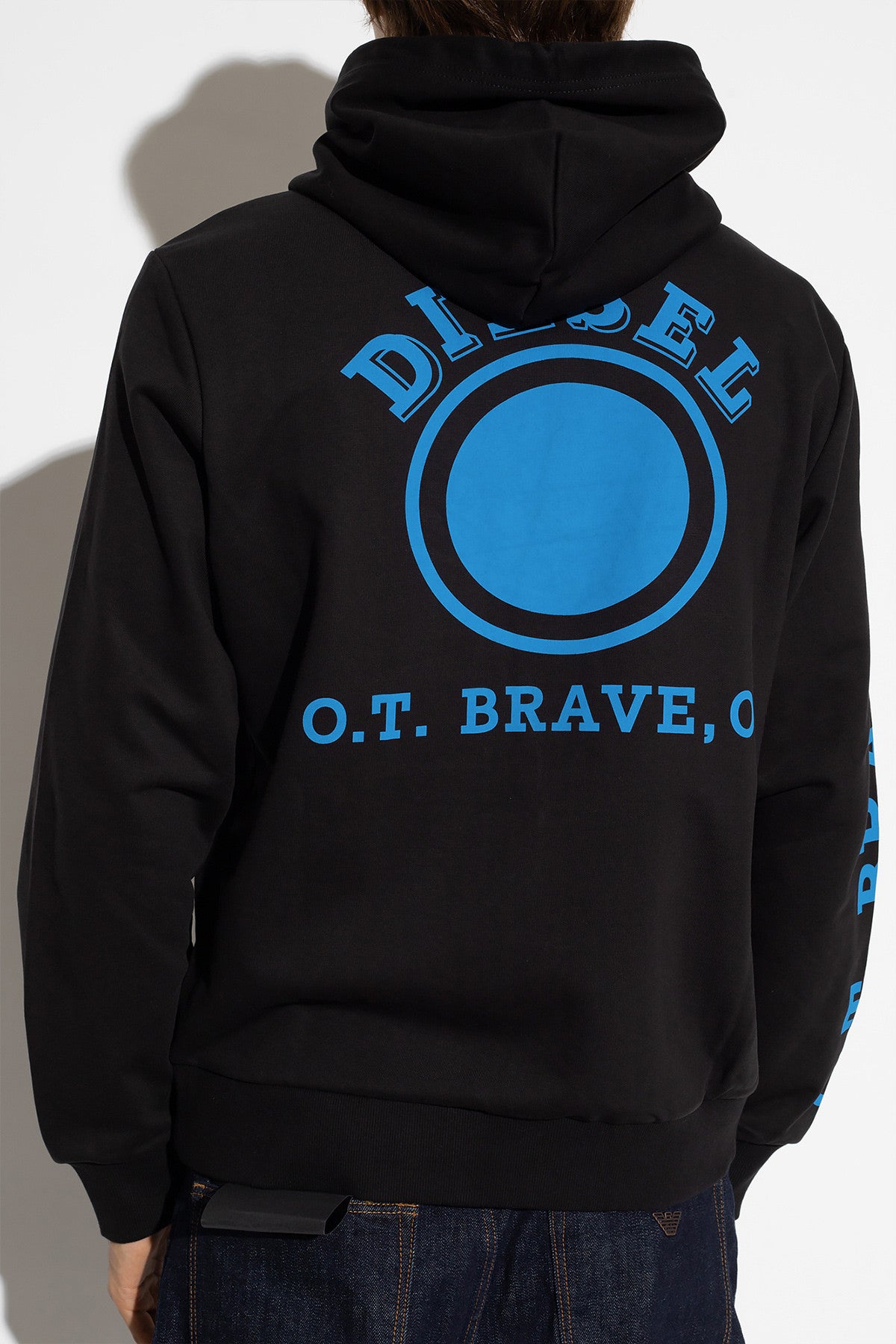 Суитшърт · Черен