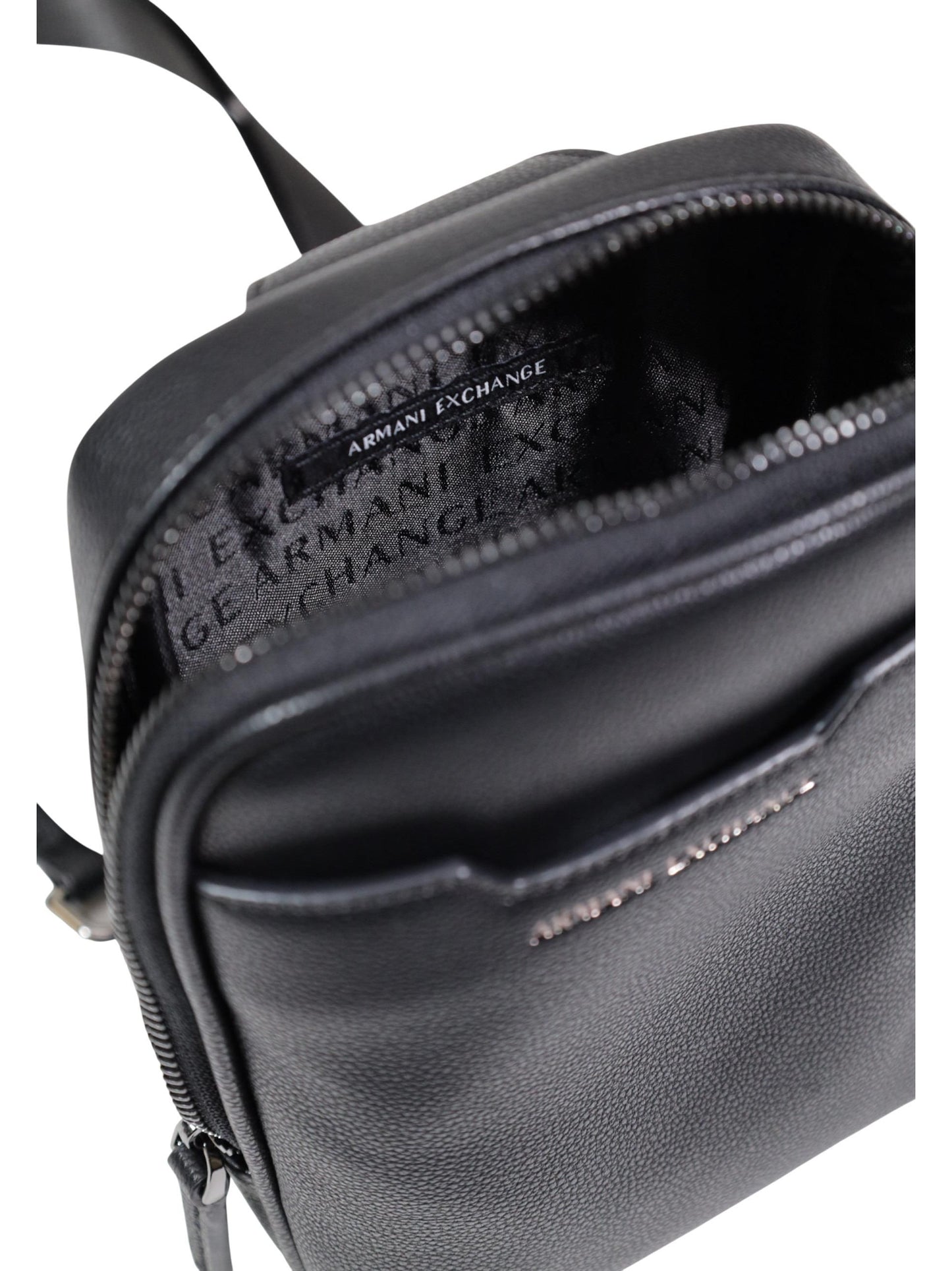 Armani Exchange · Чанта · XM002587 AF22651 | DontMiss.bg
