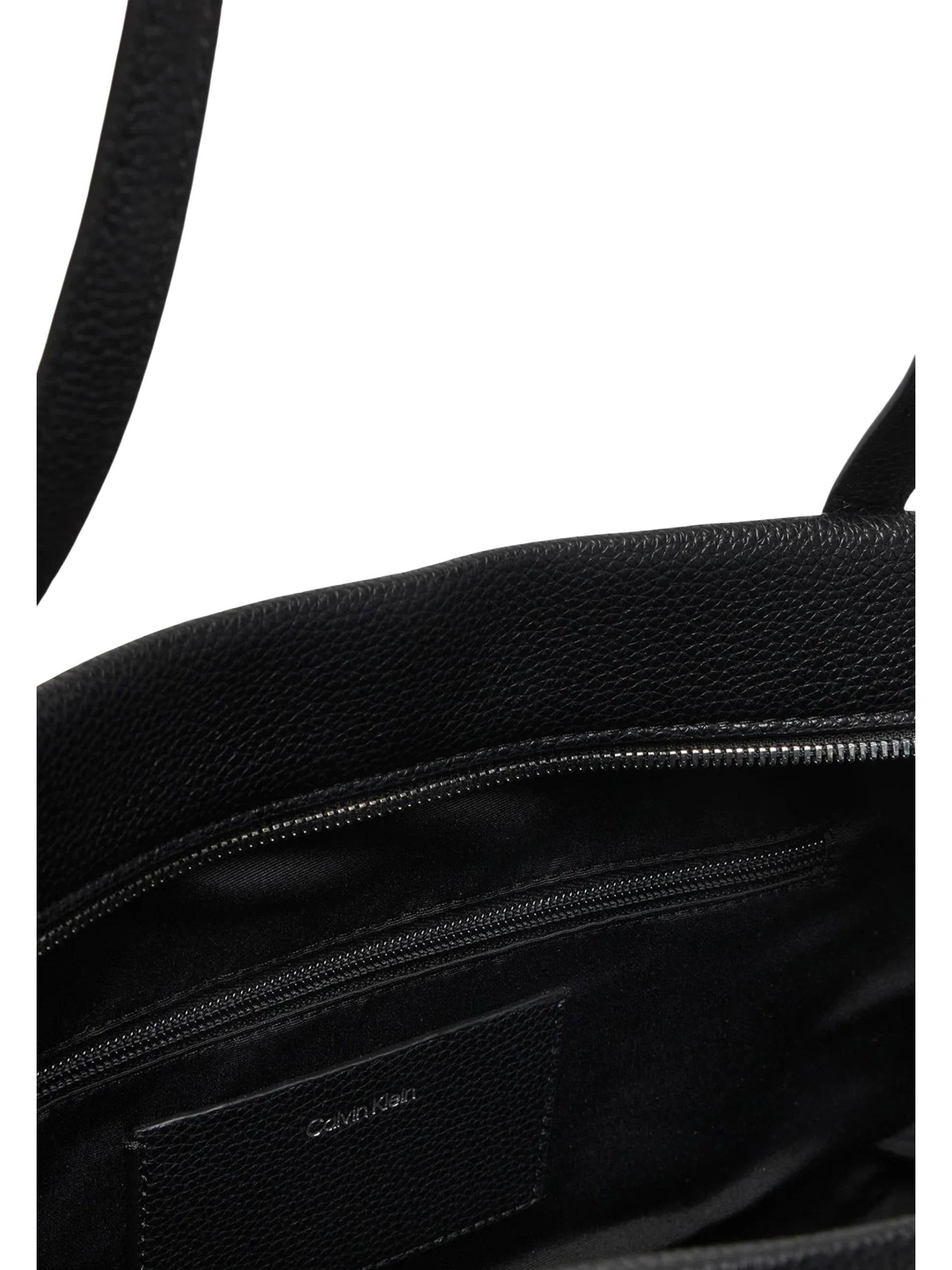 Calvin Klein · Дамска чанта · EMBLEM HW PEBBLE TOTE | DontMiss.bg