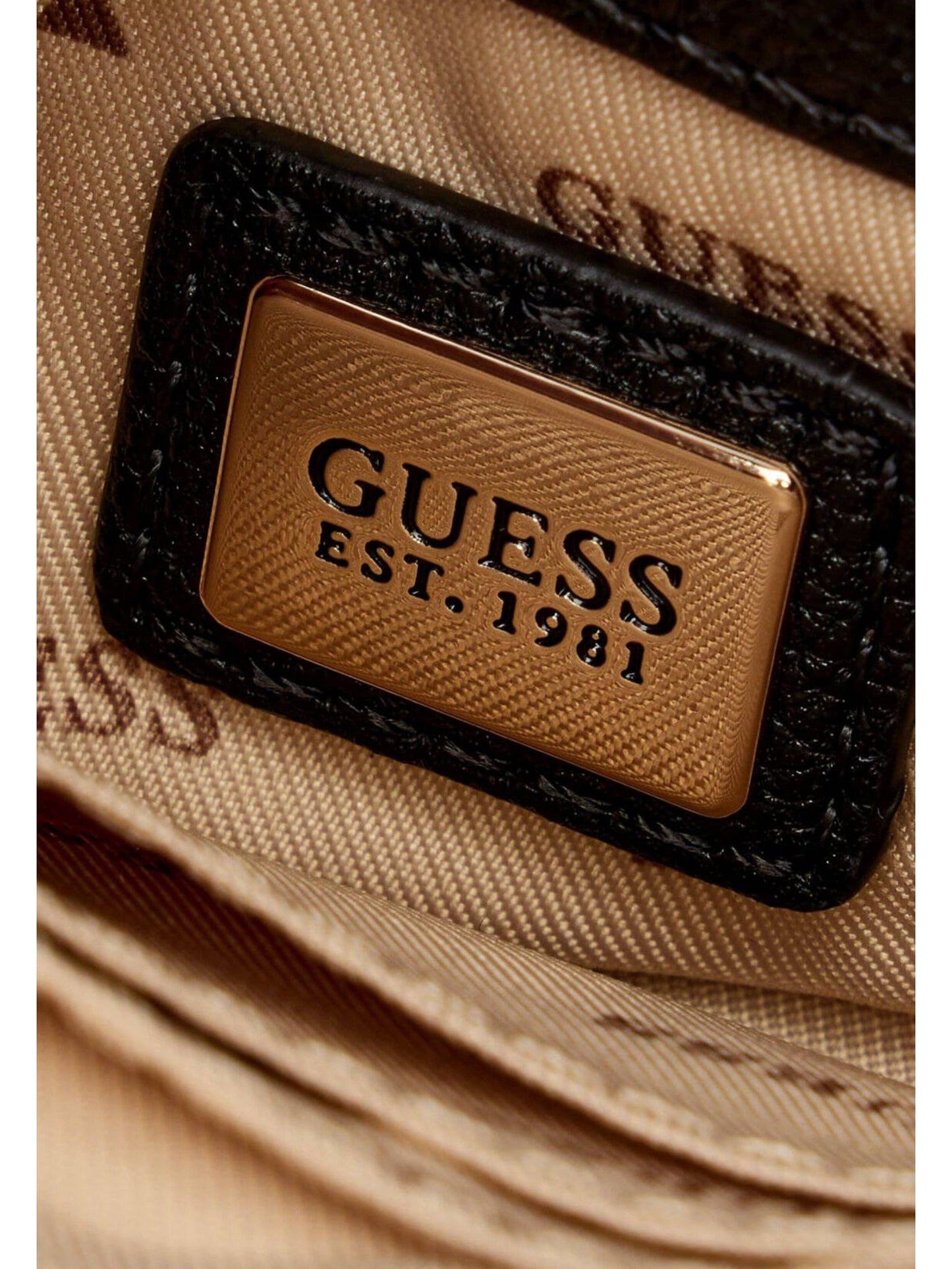 Guess · Дамска чанта · NOELLE II 3 COMP SHLDR XBODY | DontMiss.bg