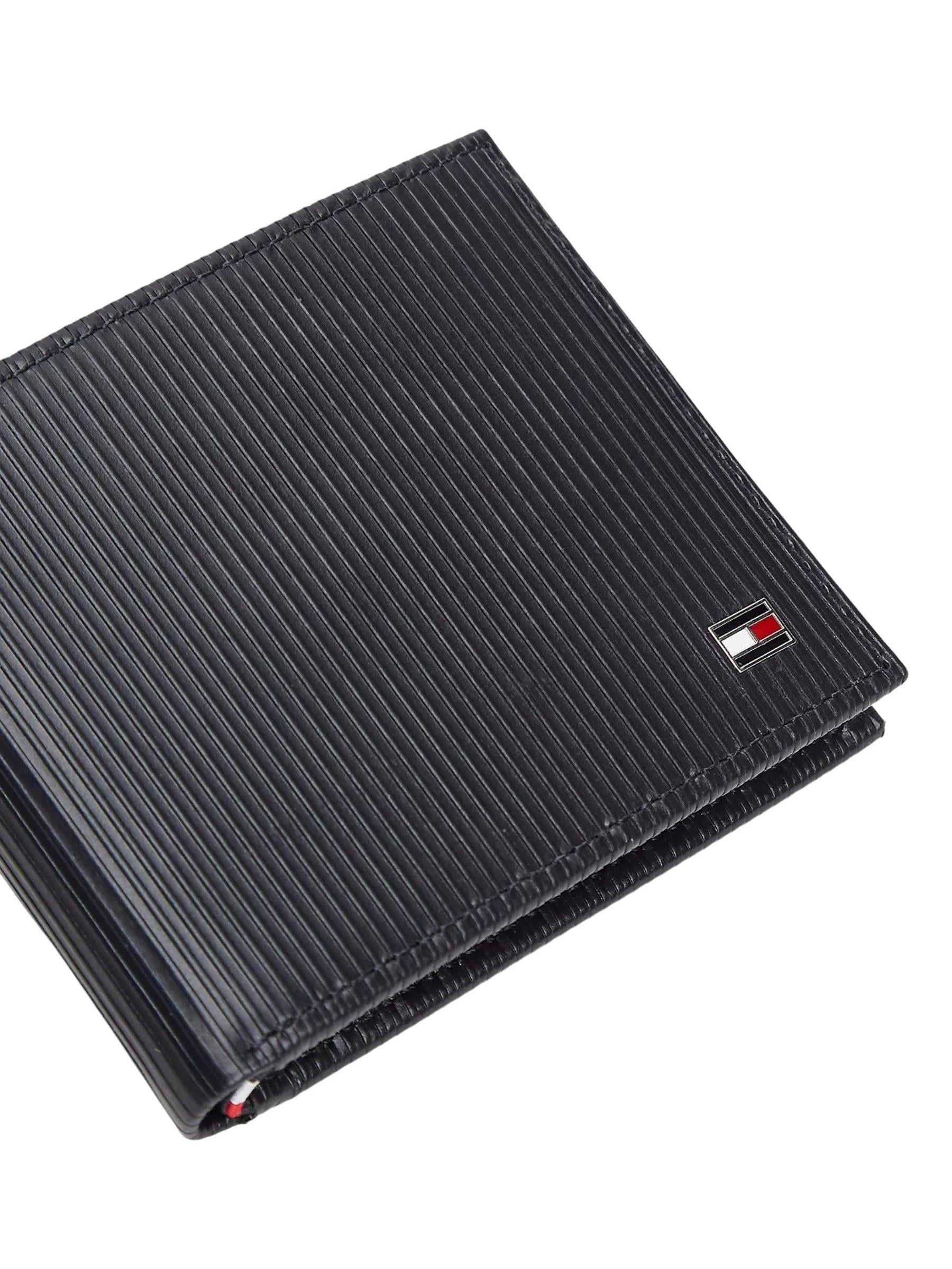 Tommy Hilfiger · Портфейл · TH FLAG MINI CC WALLET | DontMiss.bg
