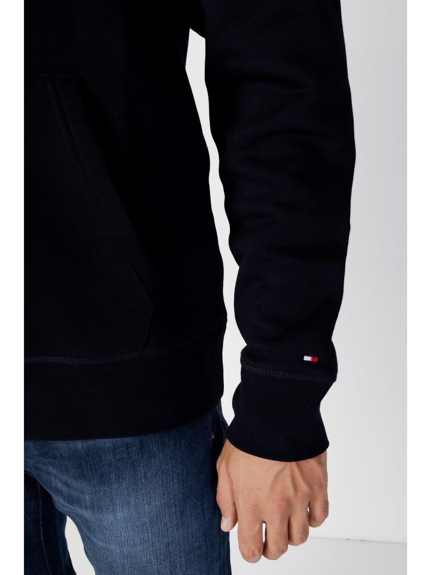 Tommy Hilfiger · Суитшърт · MW0MW10752 | DontMiss.bg