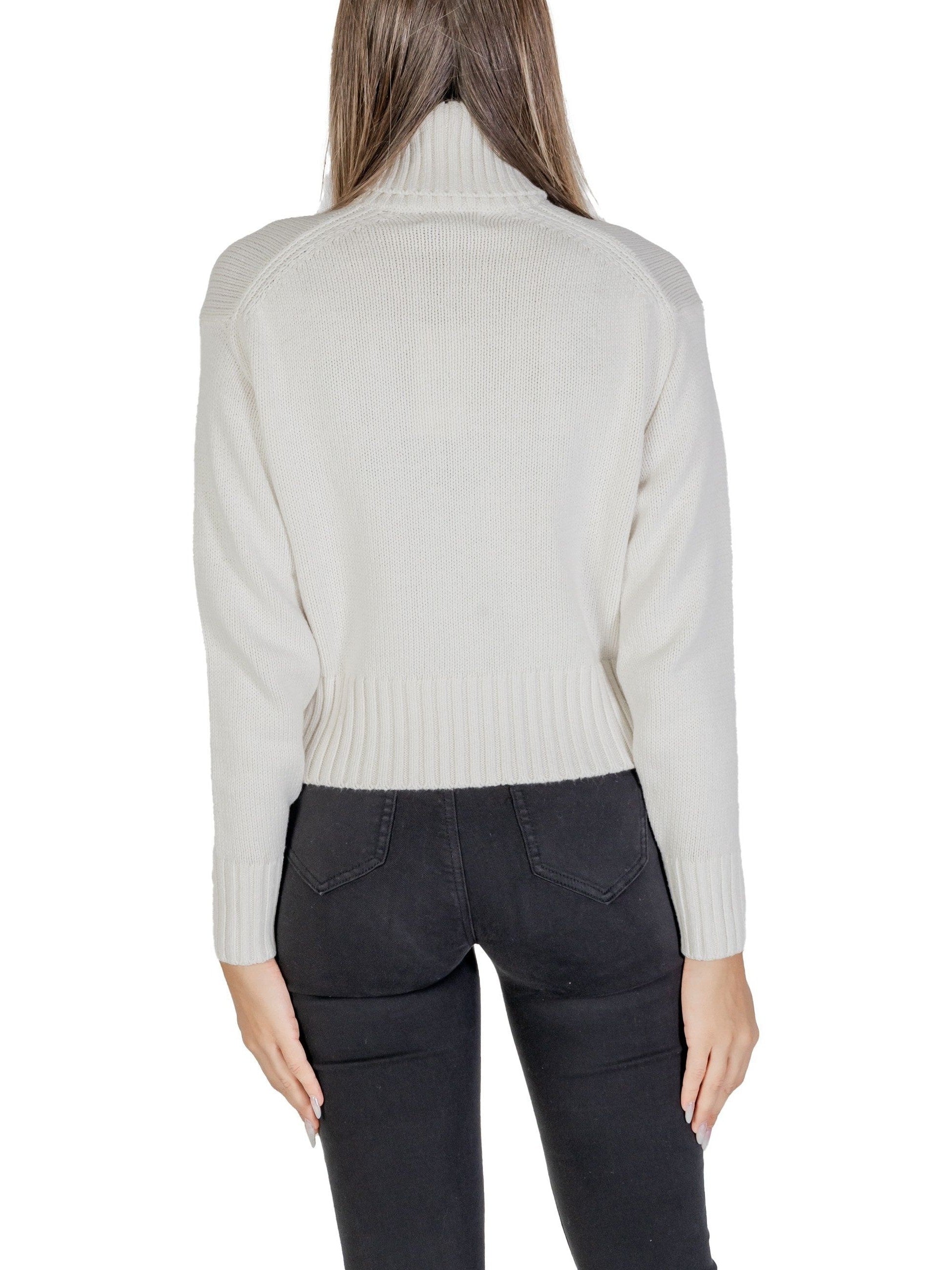 Calvin Klein Jeans · Поло · J20J224229 | DontMiss.bg