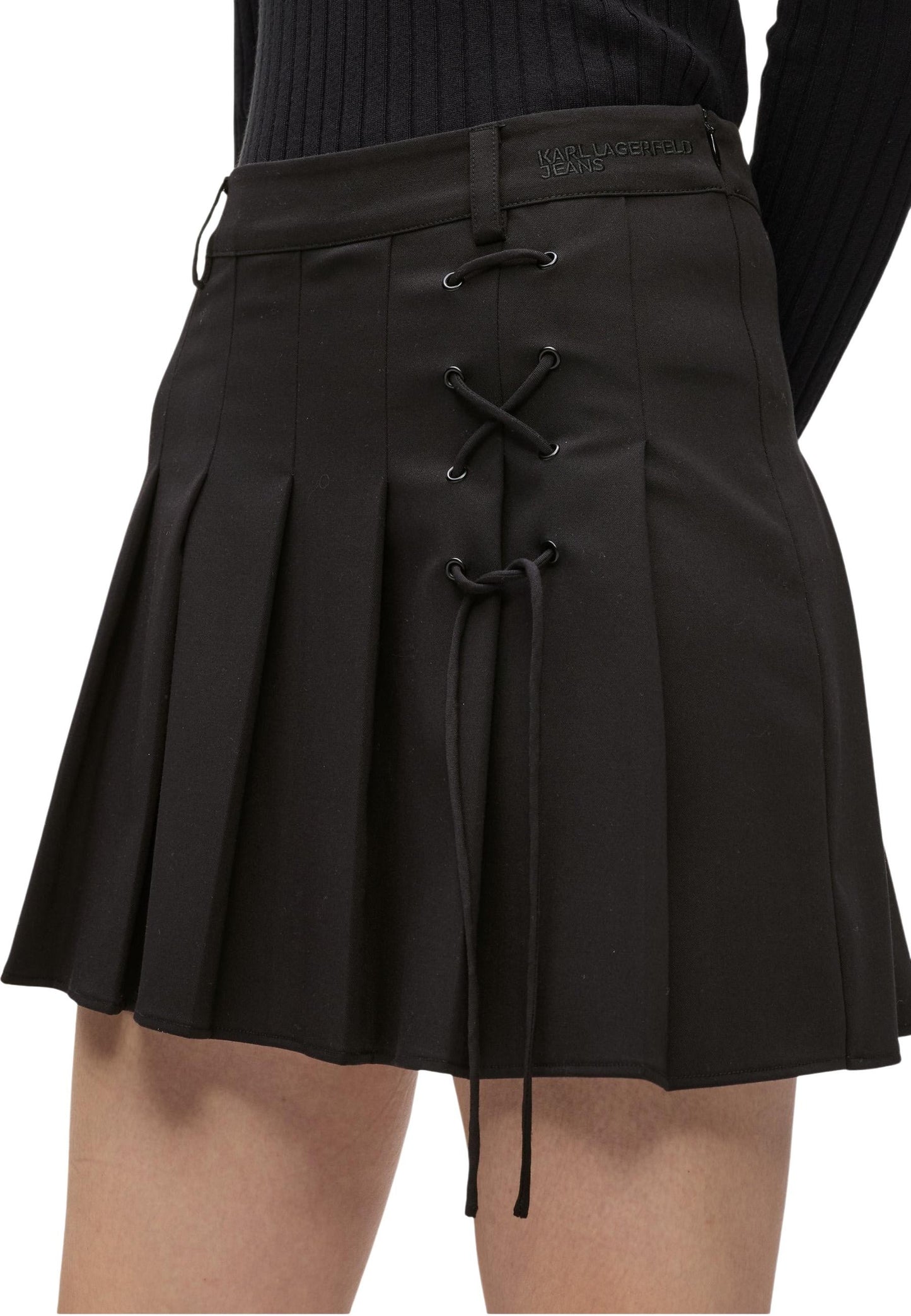 Пола · Черен