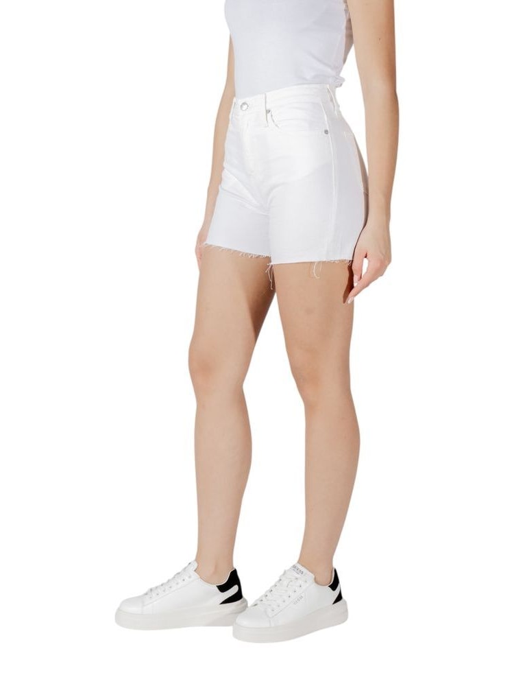 Calvin Klein Jeans · Шорти · Бял | DontMiss.bg