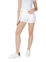 Calvin Klein Jeans · Шорти · Бял | DontMiss.bg