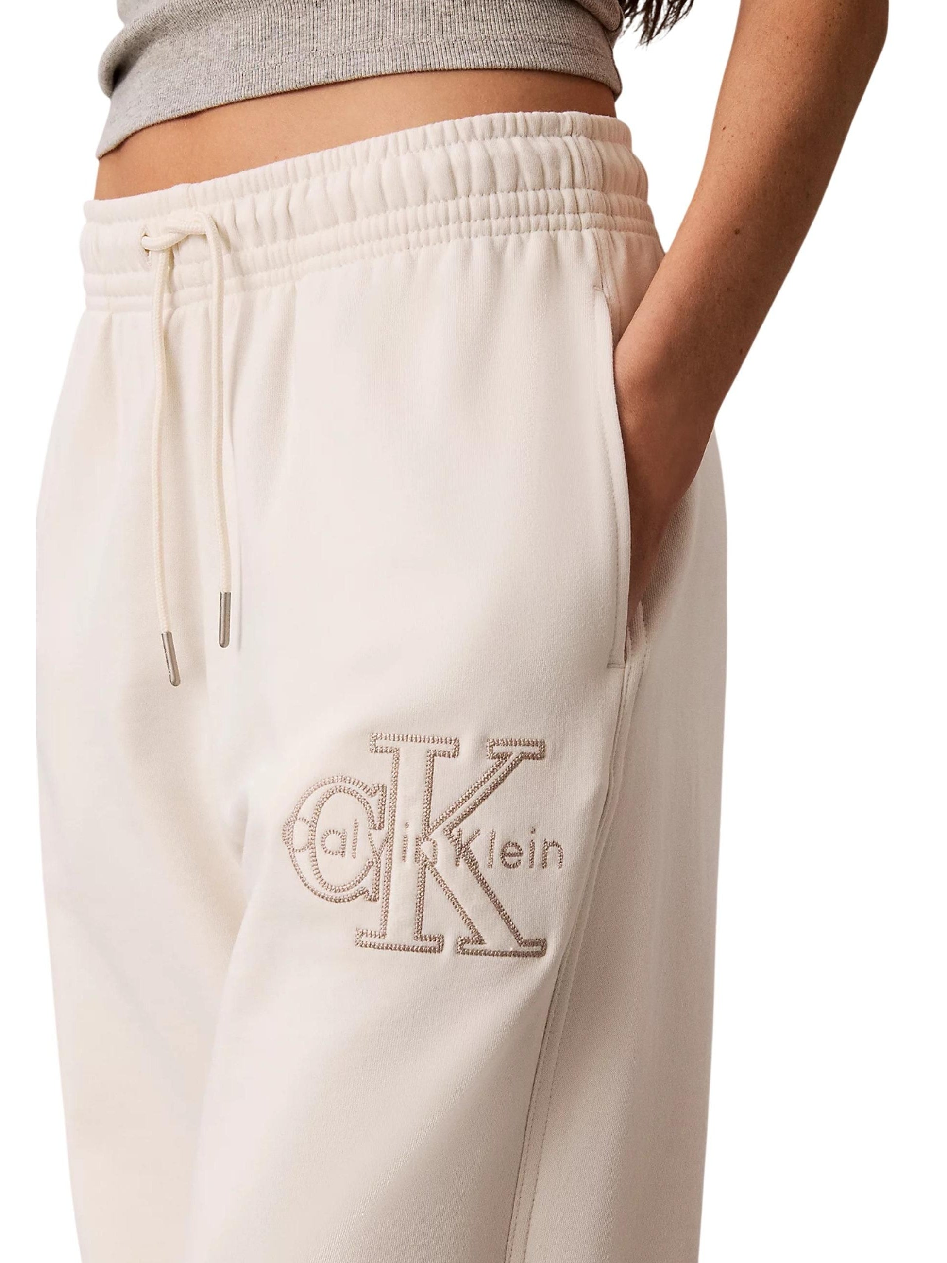 Calvin Klein Jeans · Панталони · Бял | DontMiss.bg