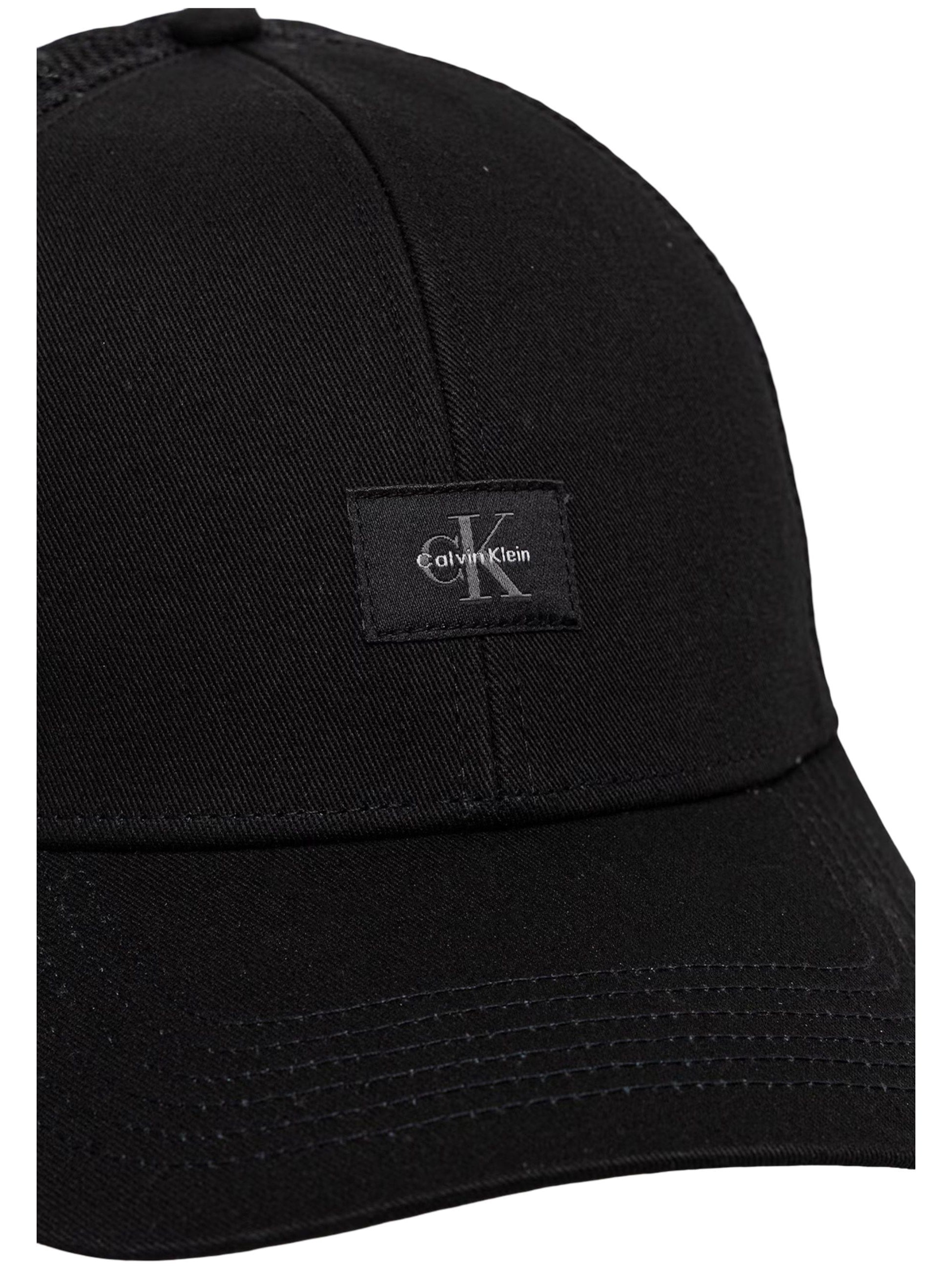 Calvin Klein · Шапка с козирка · MONOLOGO WOVEN PATCH TRUCKER | DontMiss.bg