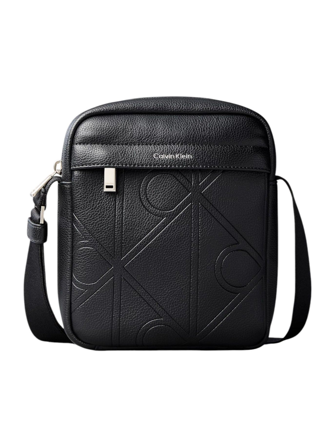 Calvin Klein · Чанта · EMBLEM AOP EMBOSS REPORTER | DontMiss.bg