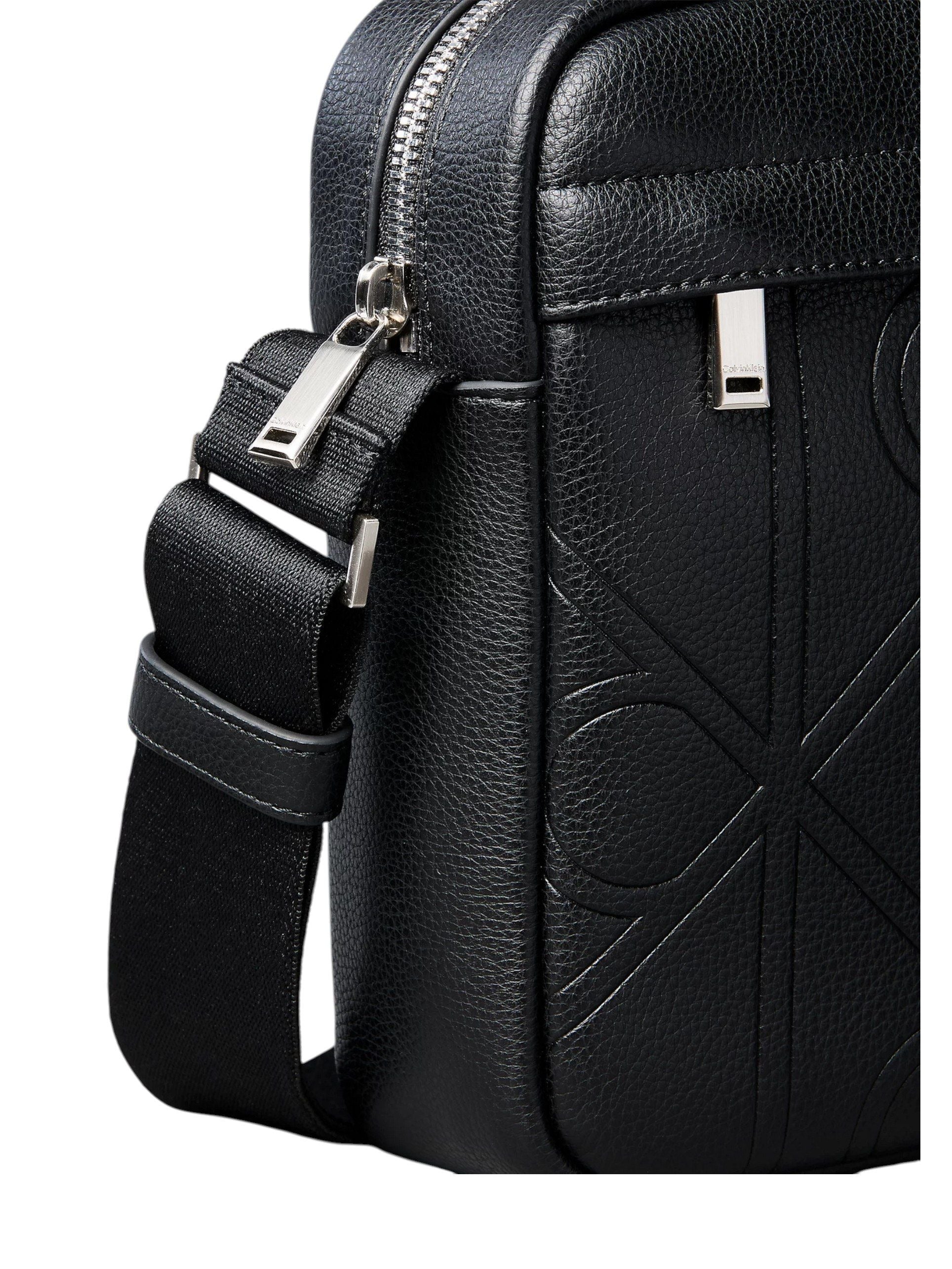 Calvin Klein · Чанта · EMBLEM AOP EMBOSS REPORTER | DontMiss.bg