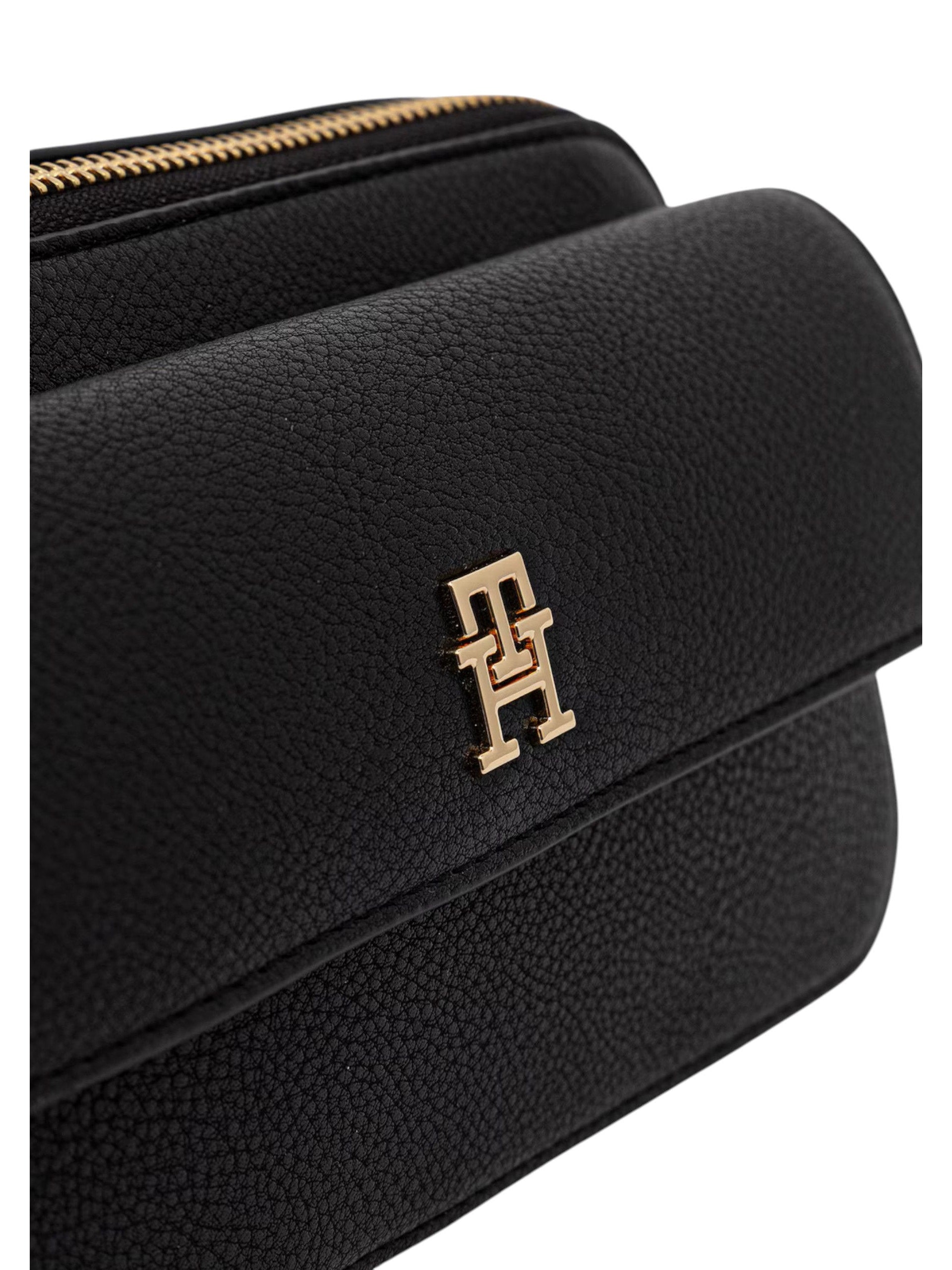 Tommy Hilfiger · Дамска чанта · TH ICON CAMERA BAG | DontMiss.bg
