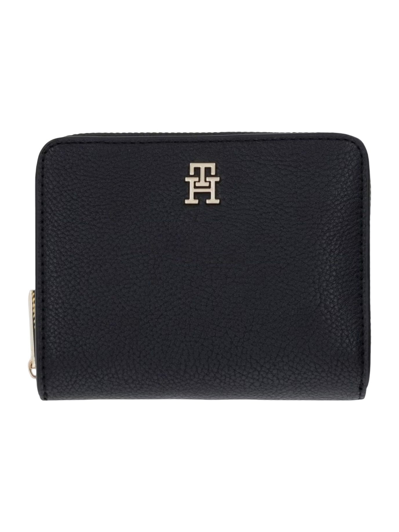 Tommy Hilfiger · Портфейл · TH ICON MED ZA W/FLAP | DontMiss.bg