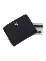 Tommy Hilfiger · Портфейл · TH ICON MED ZA W/FLAP | DontMiss.bg