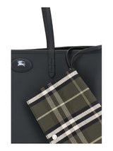 Burberry · Чанта · Черен | DontMiss.bg