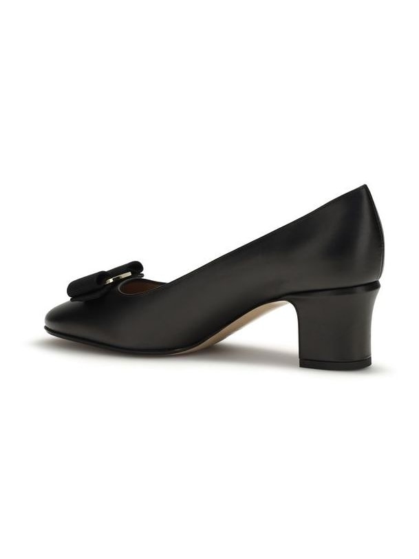 Ferragamo · Обувки на ток · Черен | DontMiss.bg