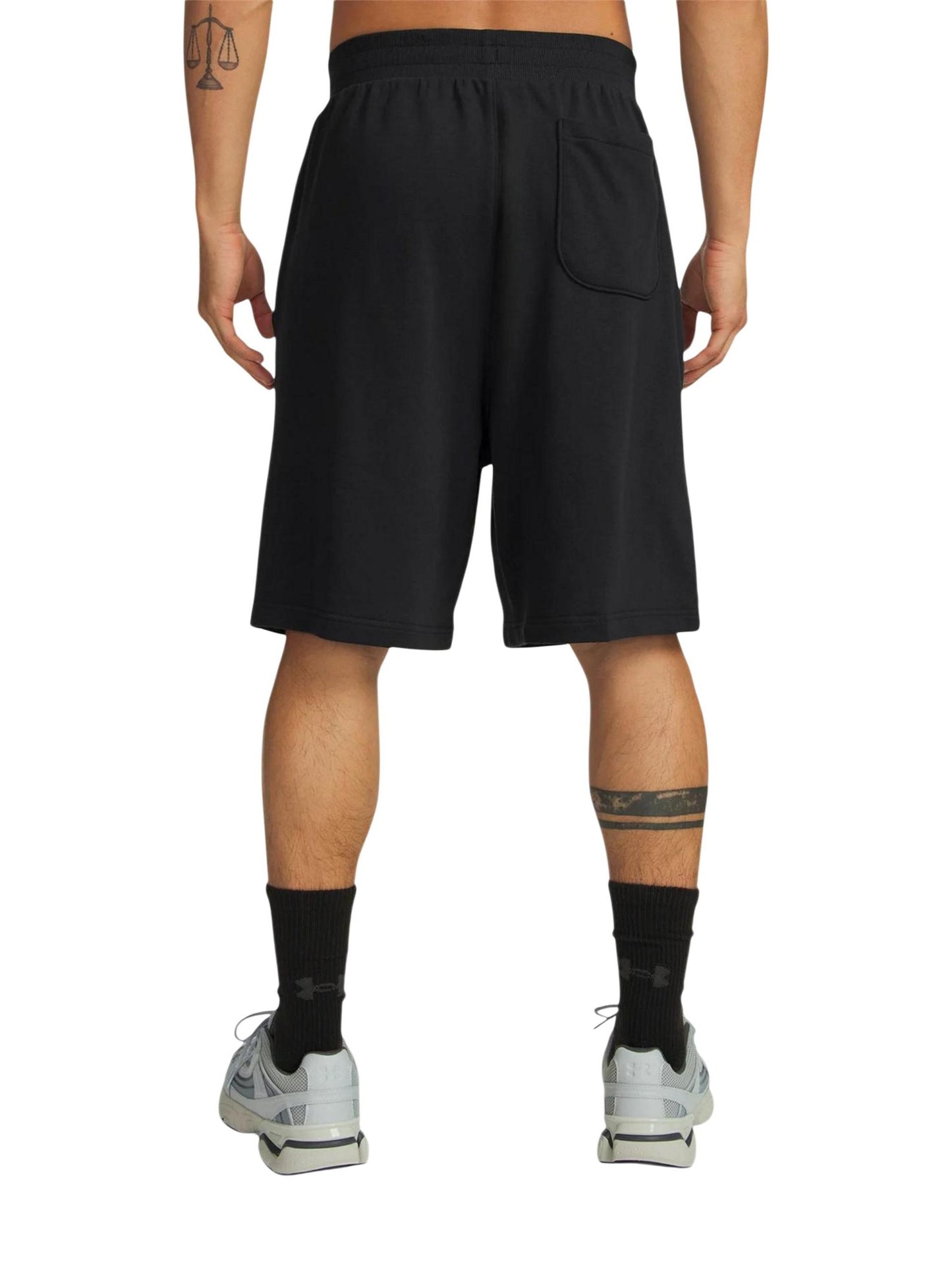 Under Armour · Шорти · Черен | DontMiss.bg